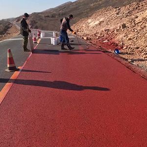 宾川一是彩钢瓦喷漆翻新，地面喷涂